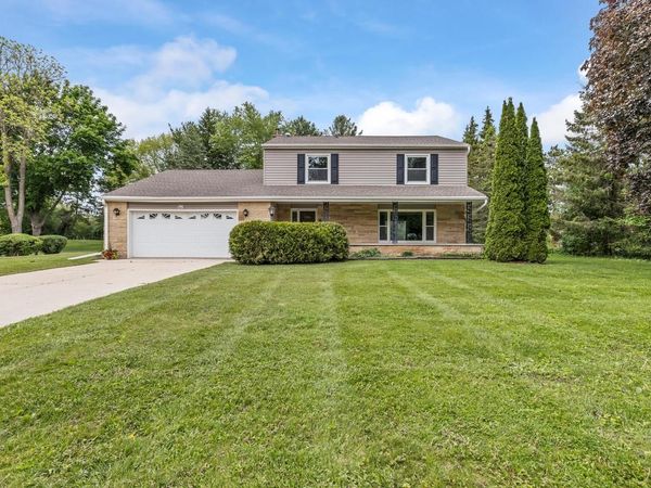 W378N5832 Farmwood HEIGHTS, Oconomowoc, WI 53066