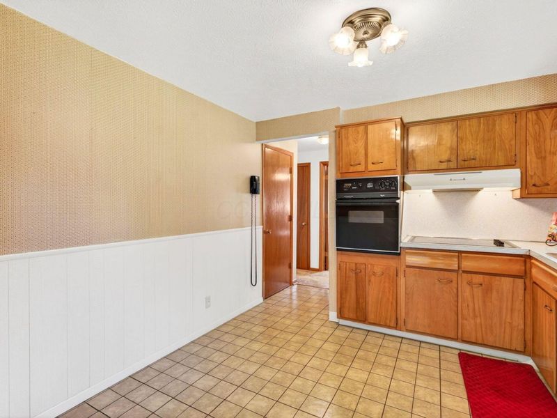 4715 Harbor Boulevard, Columbus, OH 43232 Photo 13