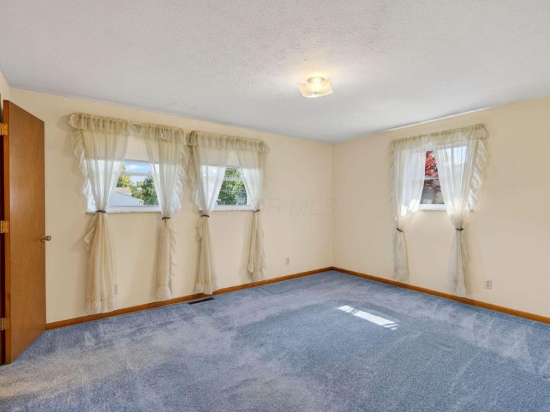 4715 Harbor Boulevard, Columbus, OH 43232 Photo 18