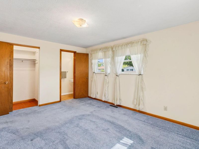 4715 Harbor Boulevard, Columbus, OH 43232 Photo 19