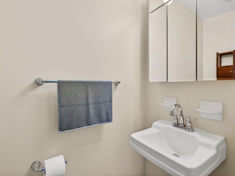 4715 Harbor Boulevard, Columbus, OH 43232 Photo 20