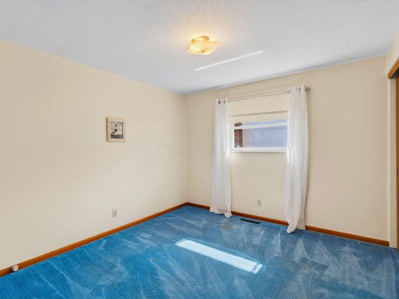 4715 Harbor Boulevard, Columbus, OH 43232 Photo 22