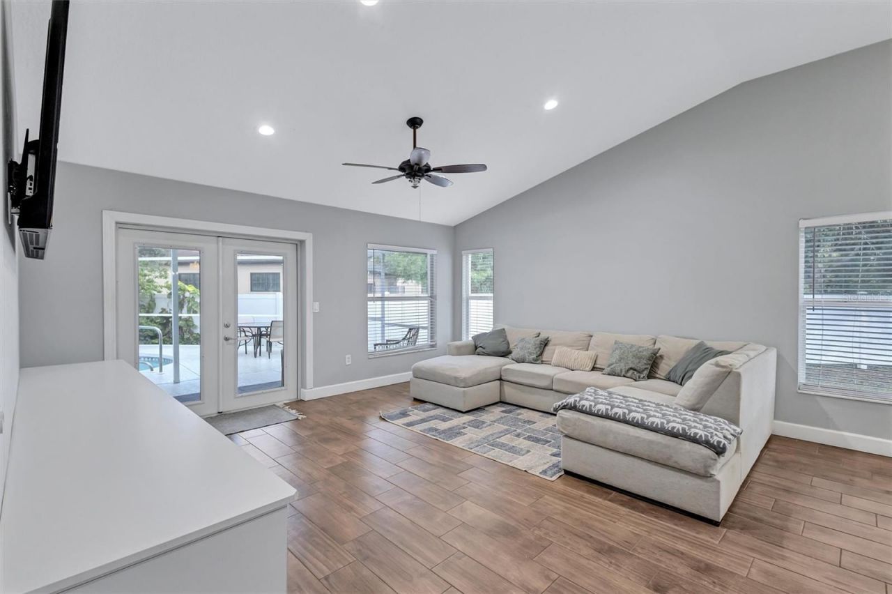 4909 6th Avenue E, Bradenton, FL 34208 Photo