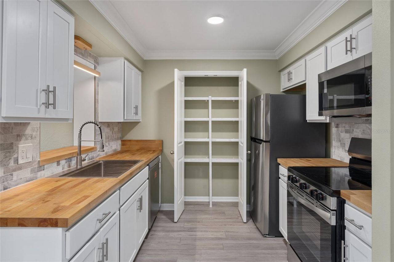 12531 Orangewood Court , Tavares, FL 32778 Photo