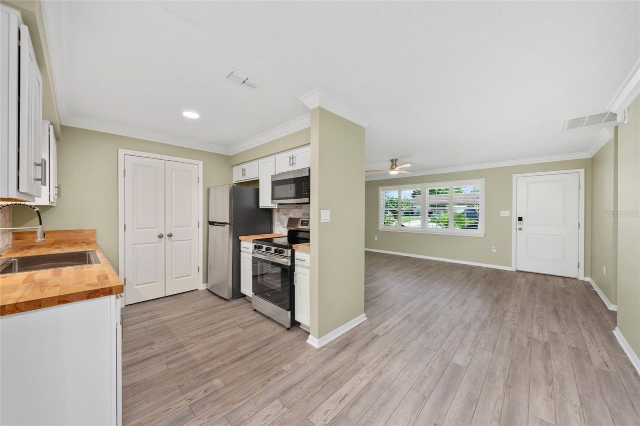 12531 Orangewood Court , Tavares, FL 32778 Photo