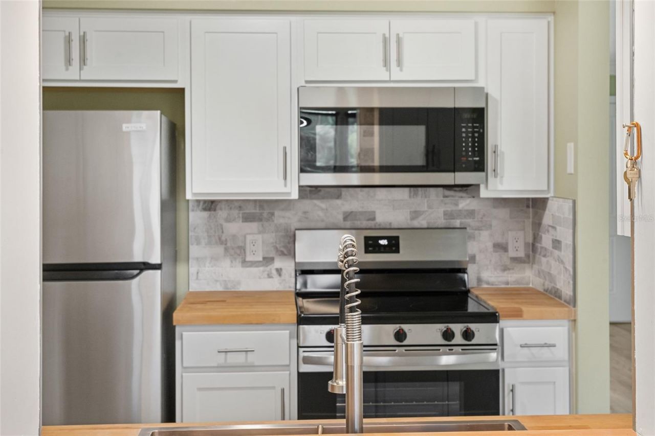 12531 Orangewood Court , Tavares, FL 32778 Photo