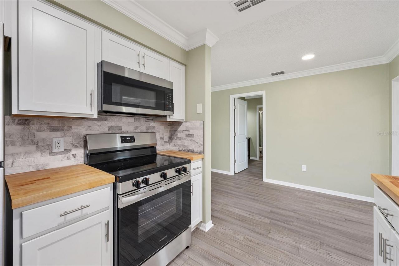 12531 Orangewood Court , Tavares, FL 32778 Photo