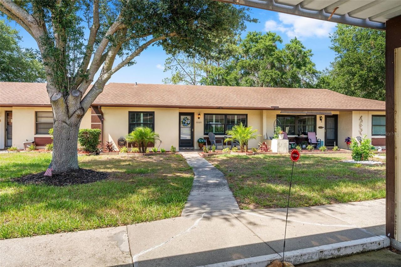 12531 Orangewood Court , Tavares, FL 32778 Photo