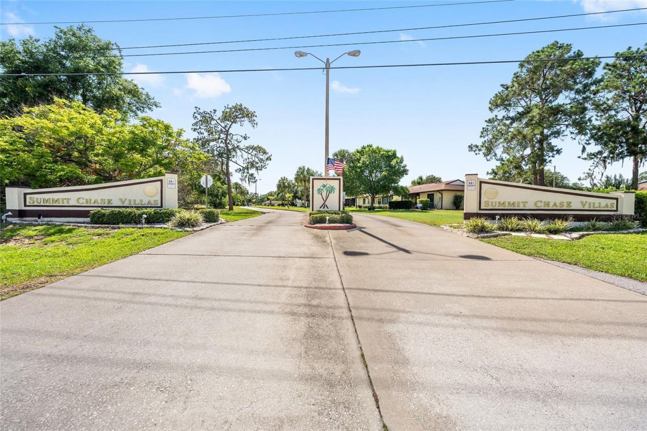 12531 Orangewood Court , Tavares, FL 32778 Photo