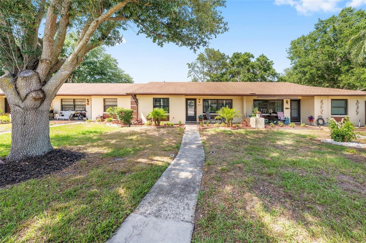 12531 Orangewood Court , Tavares, FL 32778 Photo