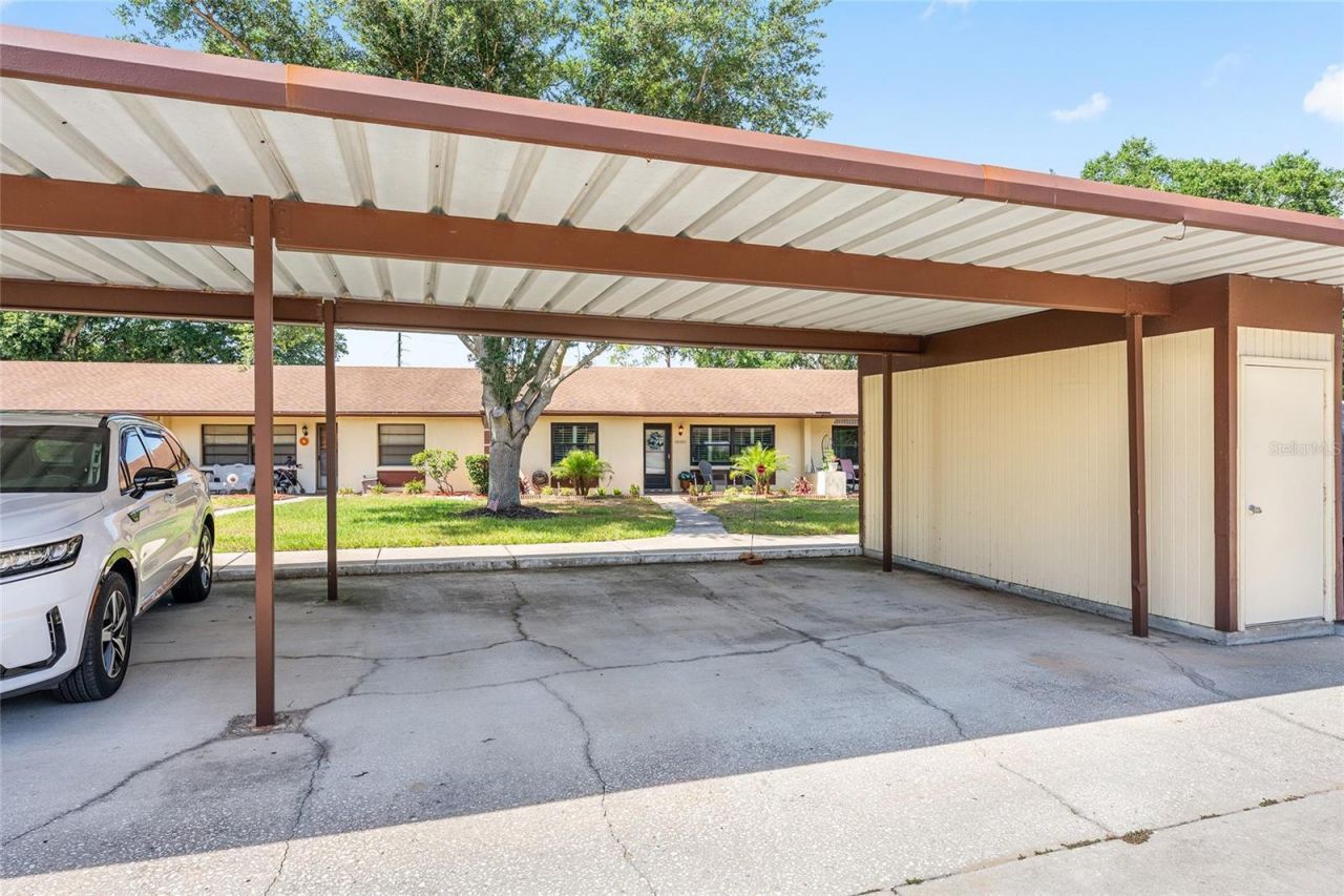 12531 Orangewood Court , Tavares, FL 32778 Photo