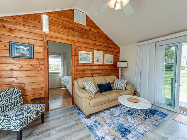 18 Shinnecock Road , Unit 2, Hampton Bays, NY 11946