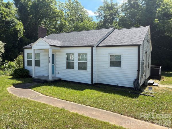 508 N Main Street , Lowell, NC 28098