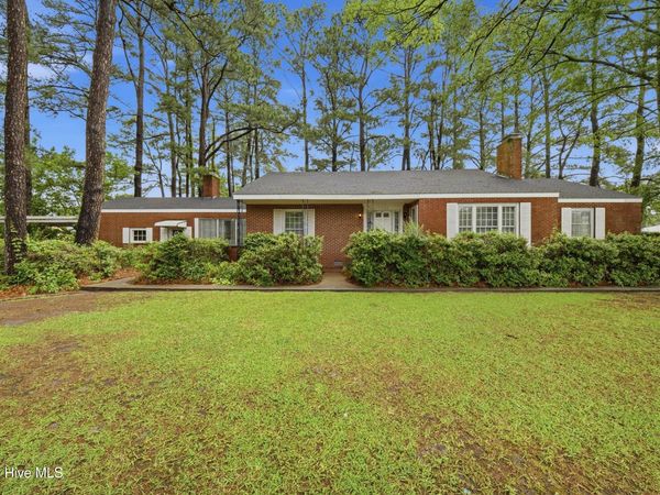 1130 N Road Street, Elizabeth City, NC 27909