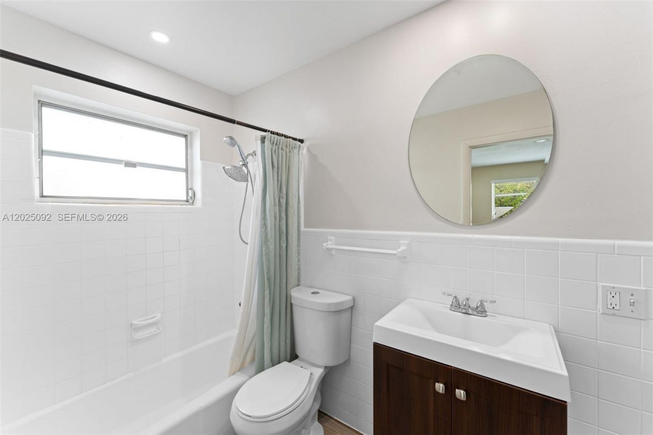 2311 SW 2nd St , Miami, FL 33135 Photo