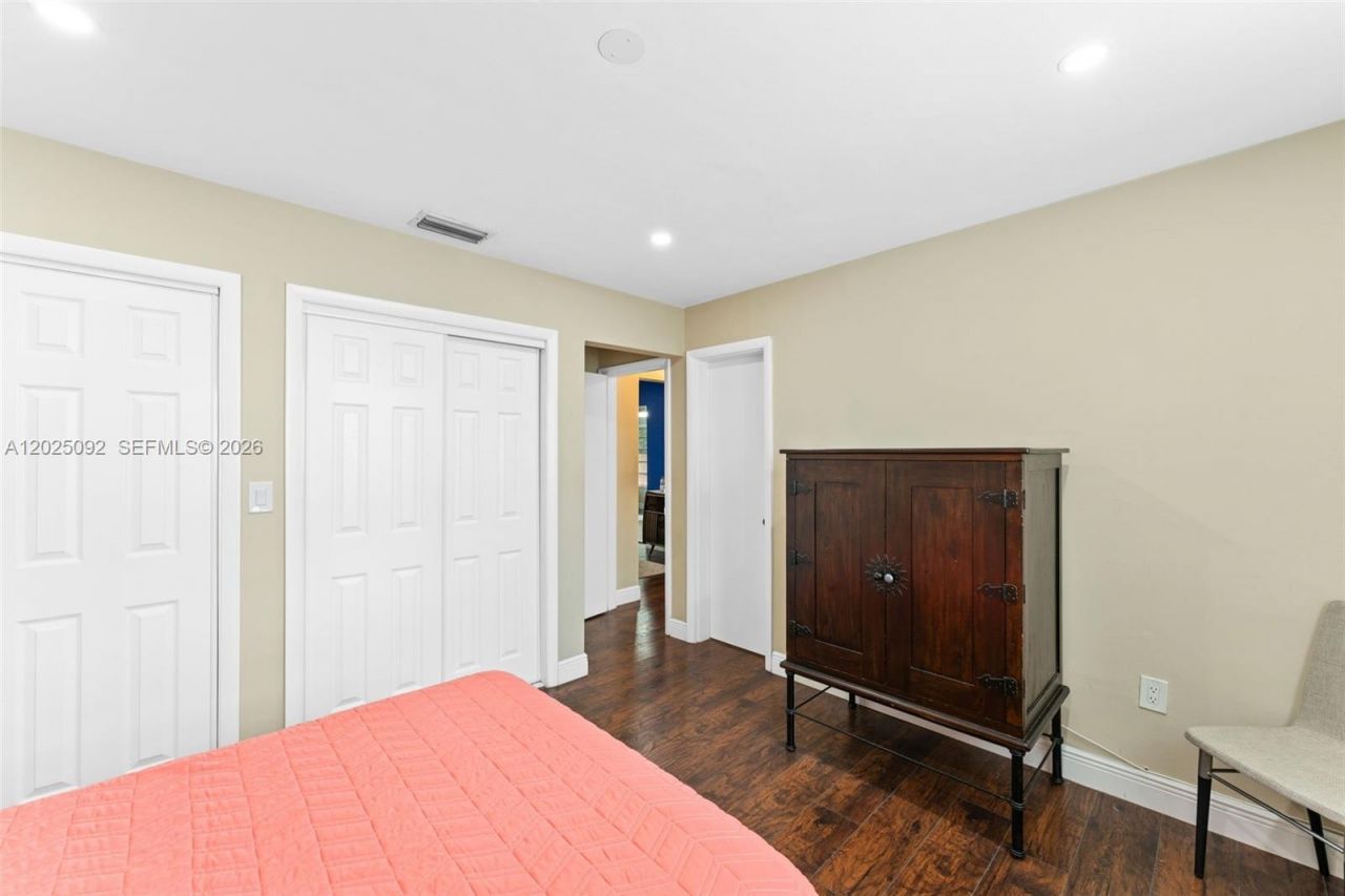 2311 SW 2nd St , Miami, FL 33135 Photo