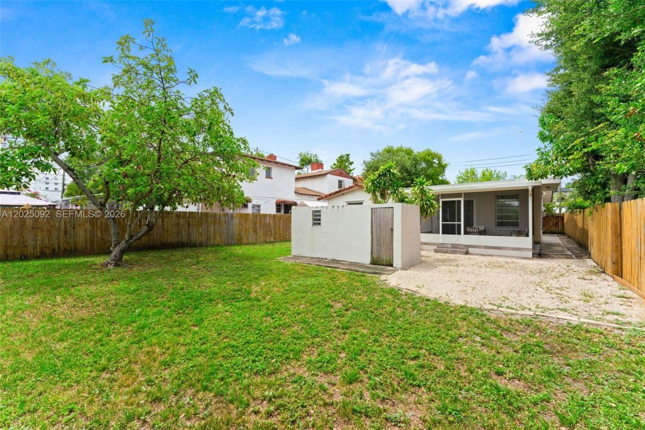 2311 SW 2nd St , Miami, FL 33135 Photo