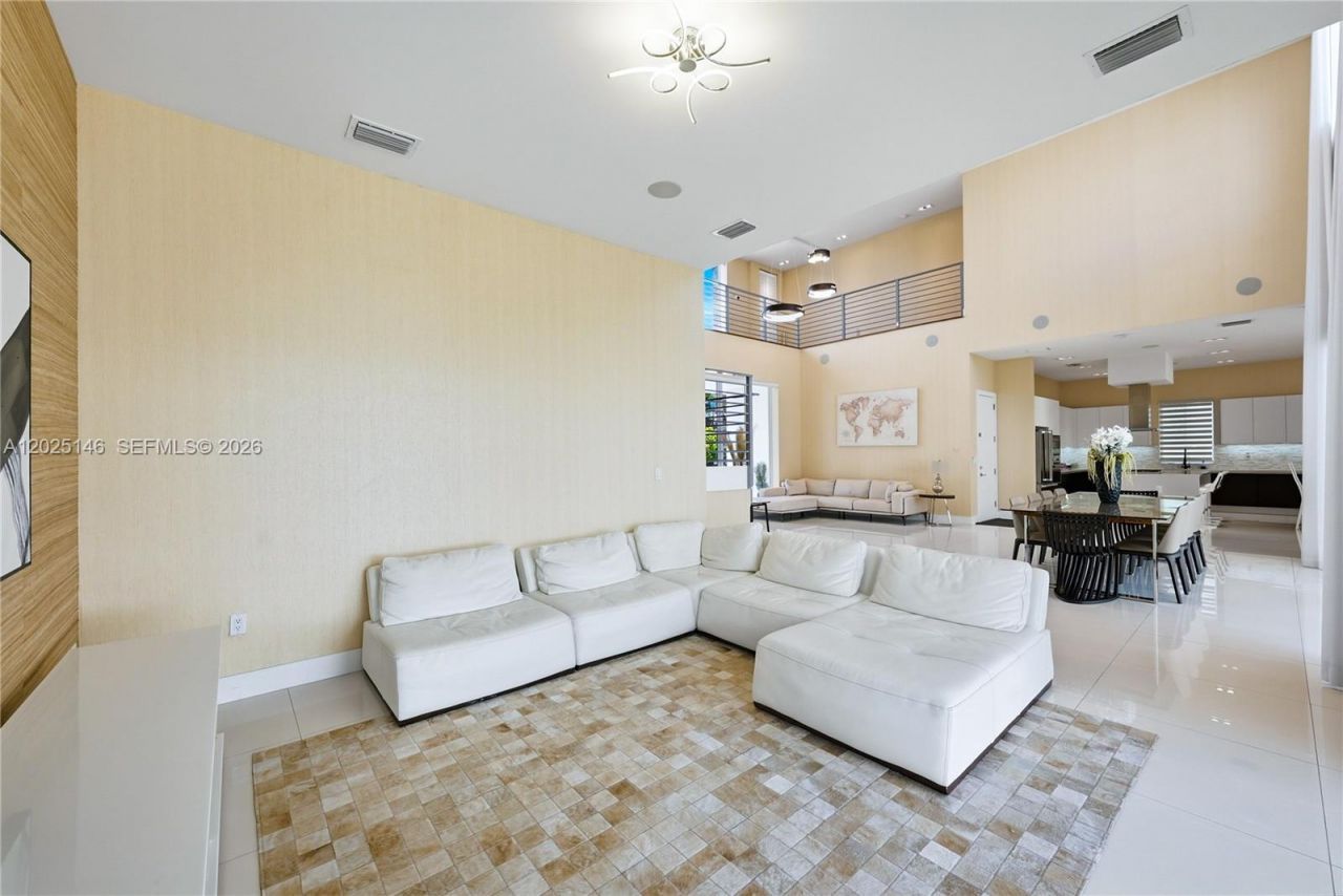 7525 NW 103rd Pl , Doral, FL 33178 Photo