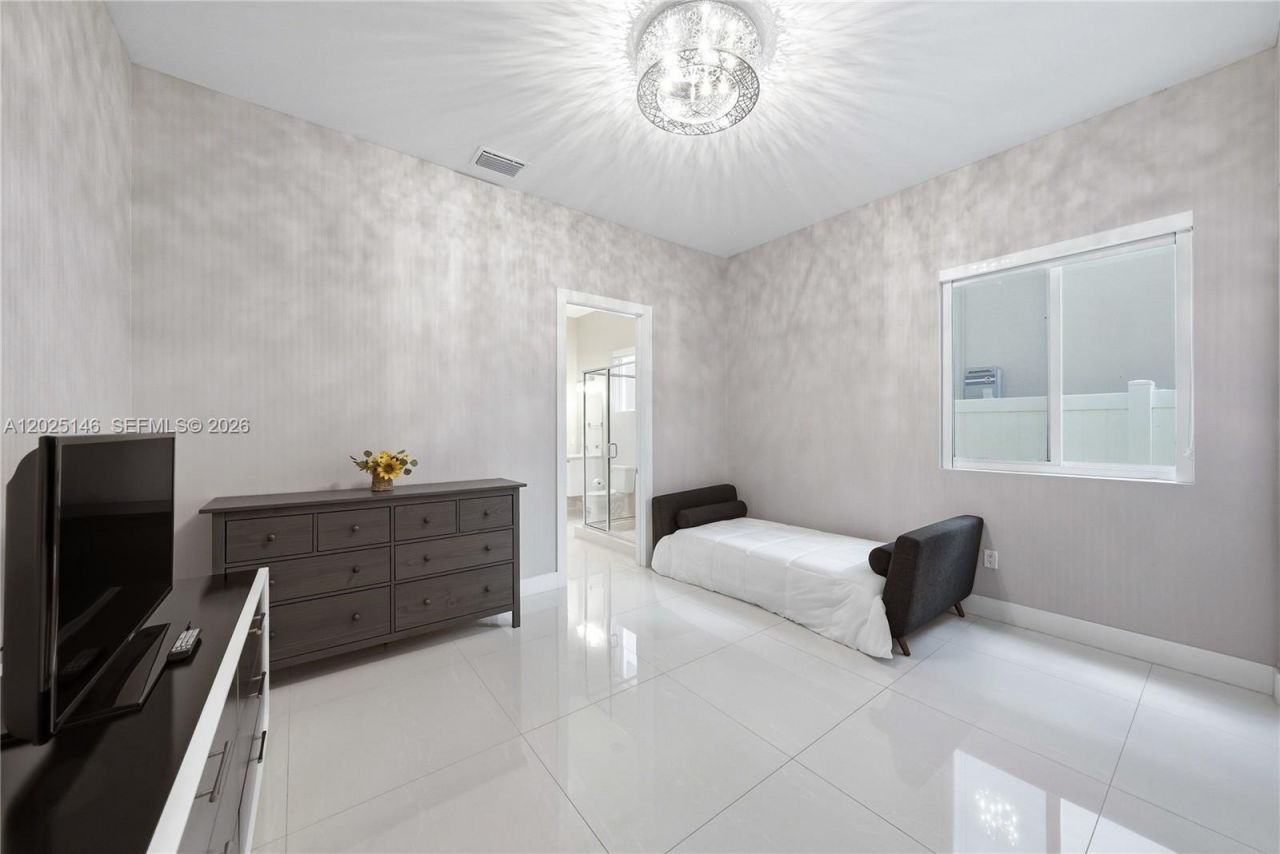 7525 NW 103rd Pl , Doral, FL 33178 Photo