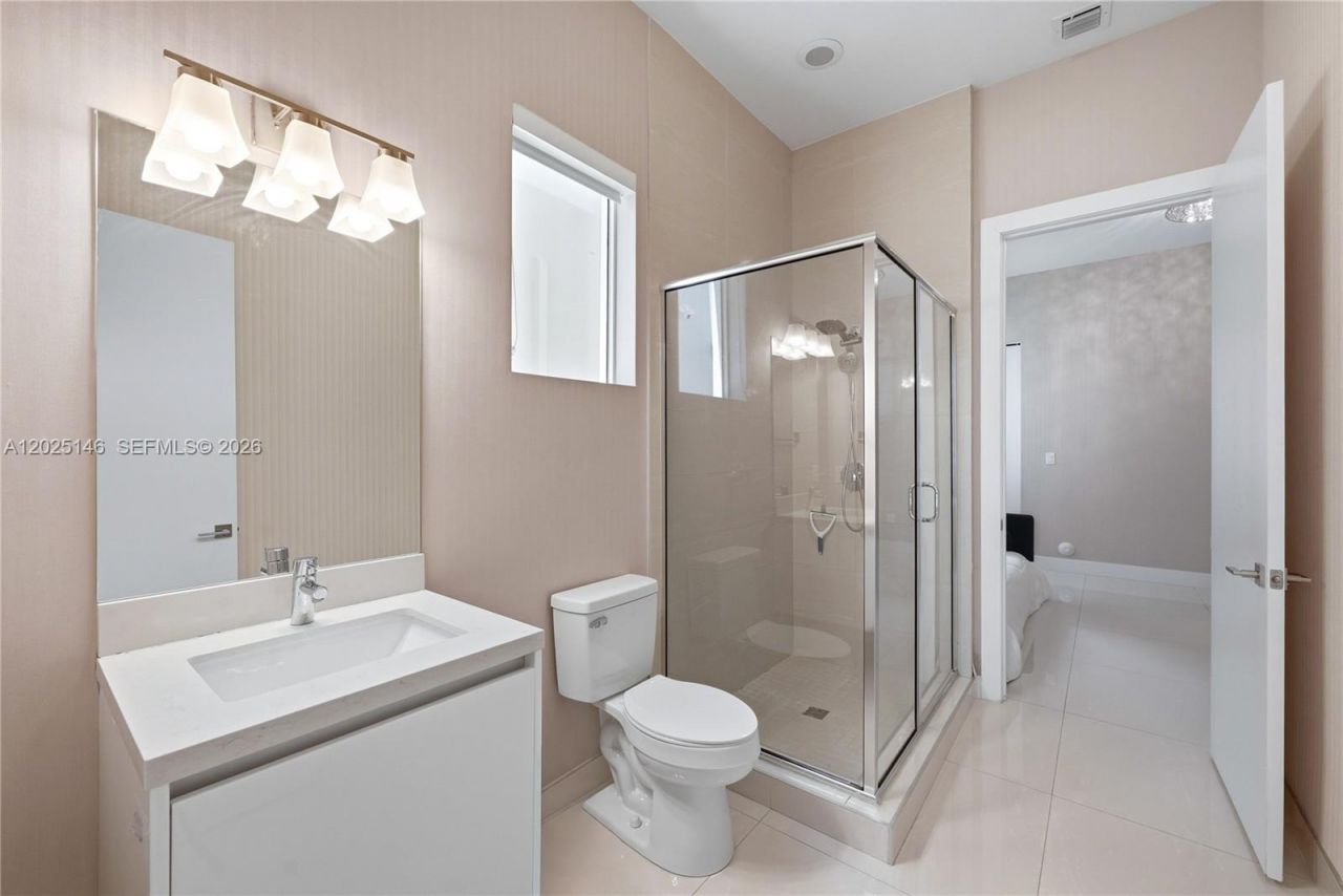 7525 NW 103rd Pl , Doral, FL 33178 Photo