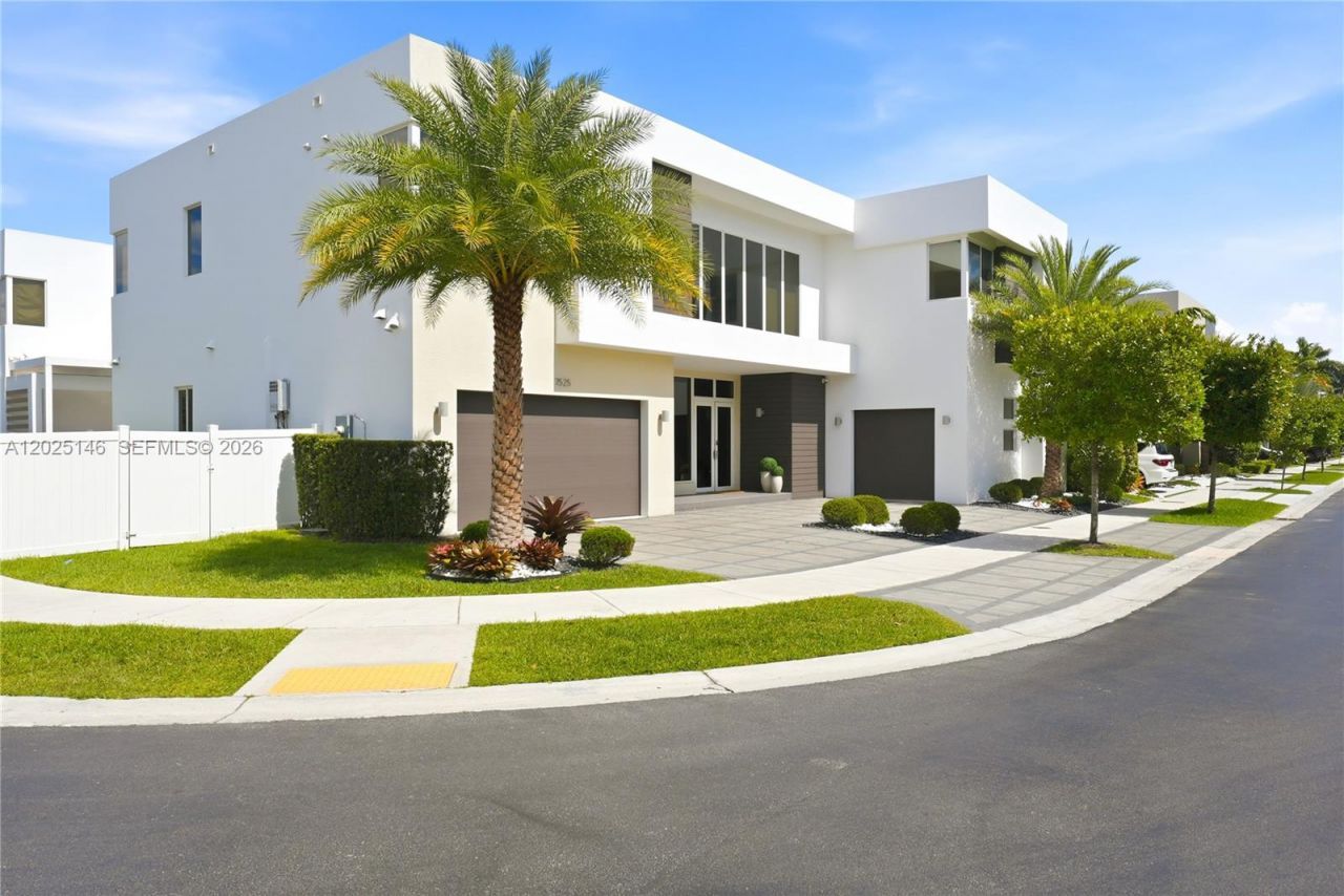 7525 NW 103rd Pl , Doral, FL 33178 Photo