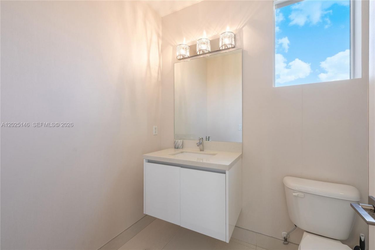 7525 NW 103rd Pl , Doral, FL 33178 Photo