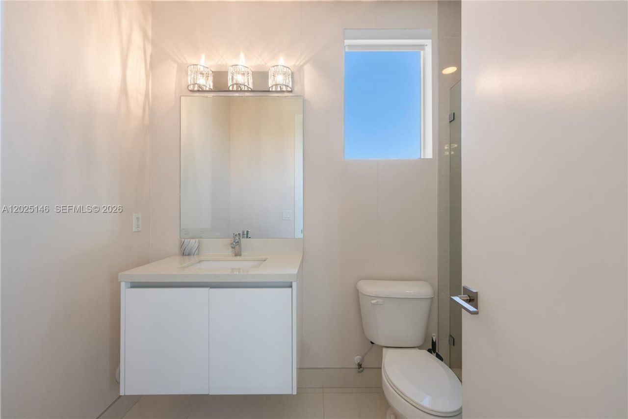 7525 NW 103rd Pl , Doral, FL 33178 Photo