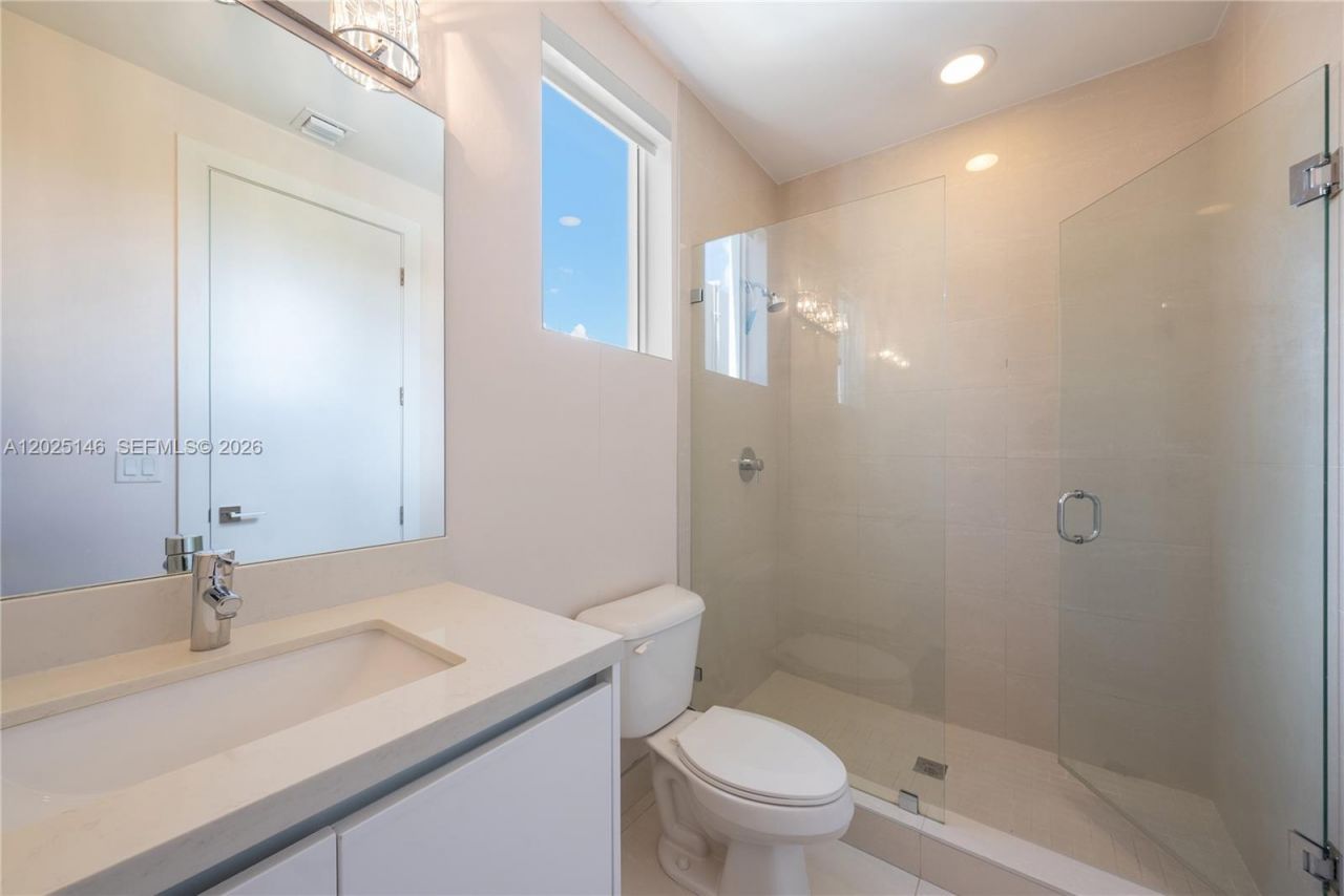 7525 NW 103rd Pl , Doral, FL 33178 Photo