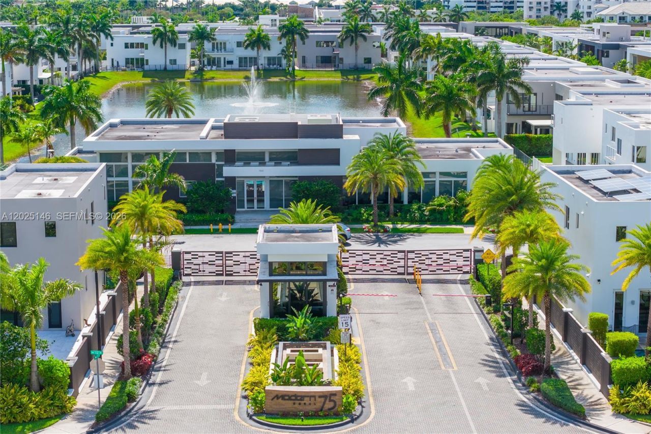 7525 NW 103rd Pl , Doral, FL 33178 Photo