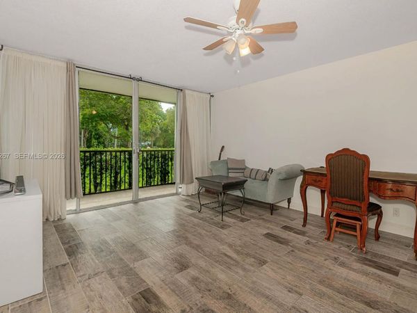 3401 N Country Club Dr , Unit 117, Aventura, FL 33180
