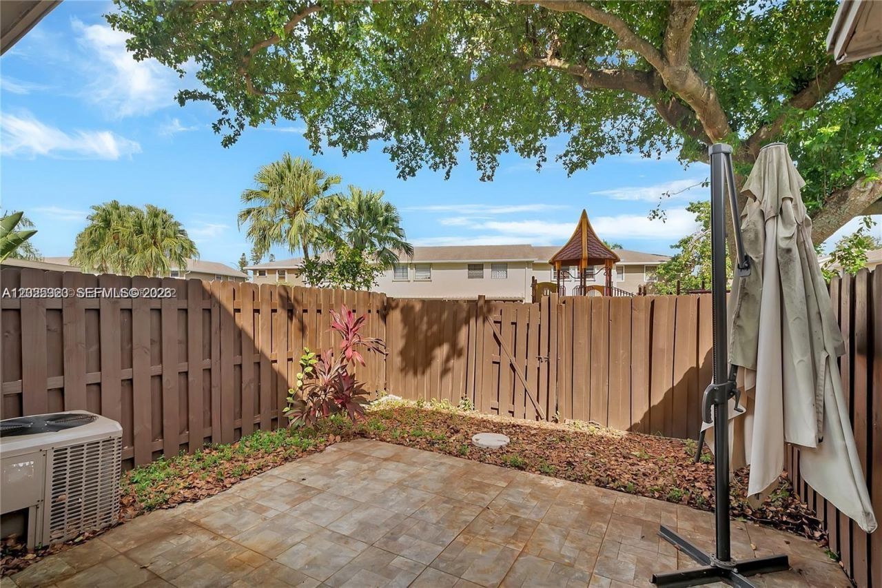 10719 NW 10th St , Pembroke Pines, FL 33026 Photo