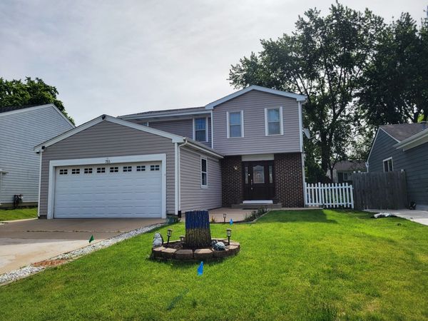 755 Rodenburg Road , Roselle, IL 60172