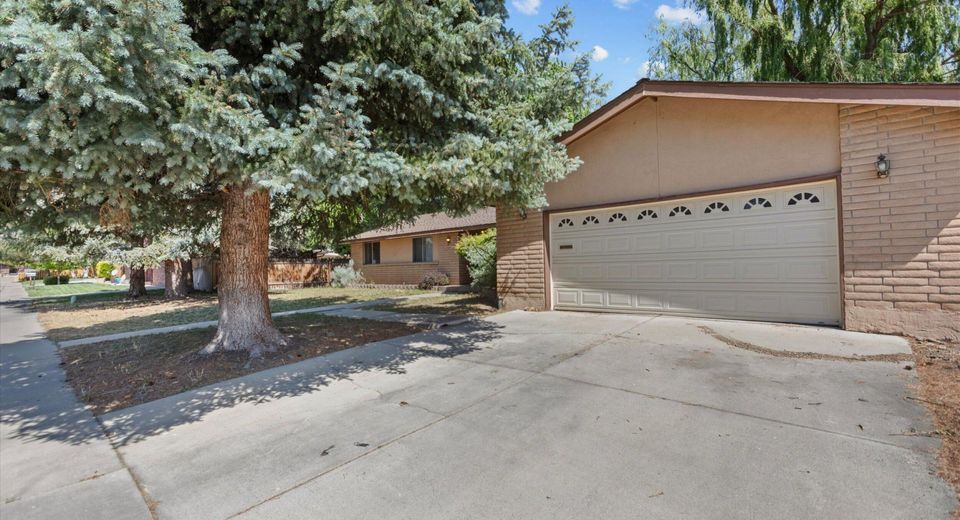 1300 Clemens Drive, Carson City, NV 89703 Photo