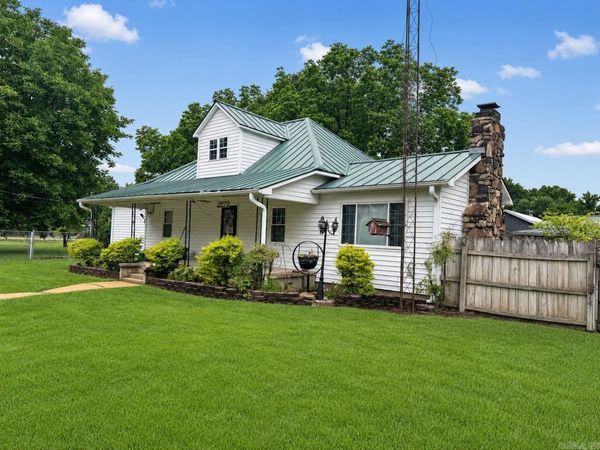 300 W Hinkley St , Brookland, AR 72417