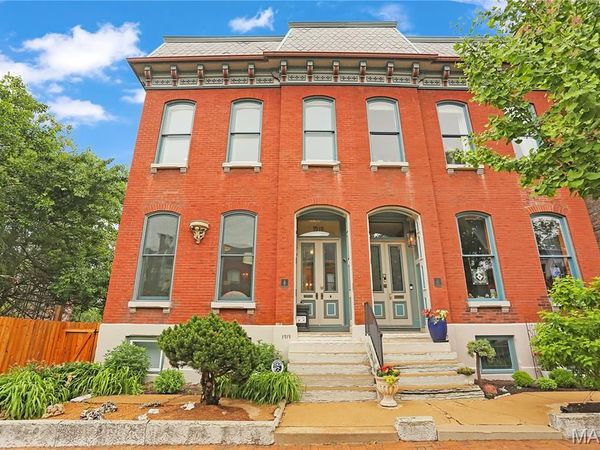 1919 Hickory Street , St Louis, MO 63104