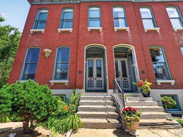1919 Hickory Street, St Louis, MO 63104