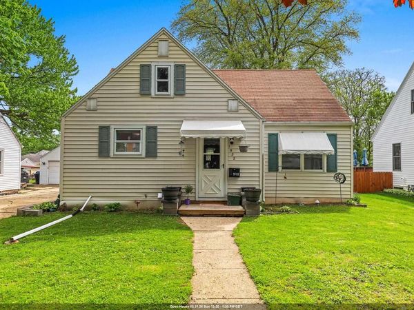 1932 N DIVISION STREET, Appleton, WI 54911