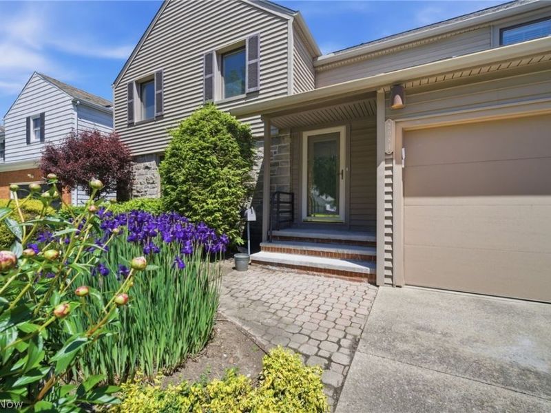 2081 Temblethurst Road, Cleveland, OH 44121 Photo 3