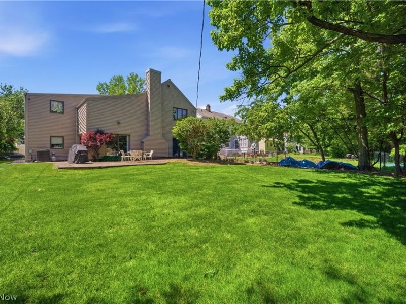 2081 Temblethurst Road, Cleveland, OH 44121 Photo 4