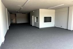 915 Broadway St.  photo 4