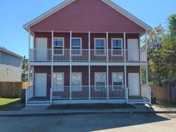 2116 Magazine Street, Ocean Springs, MS 39564