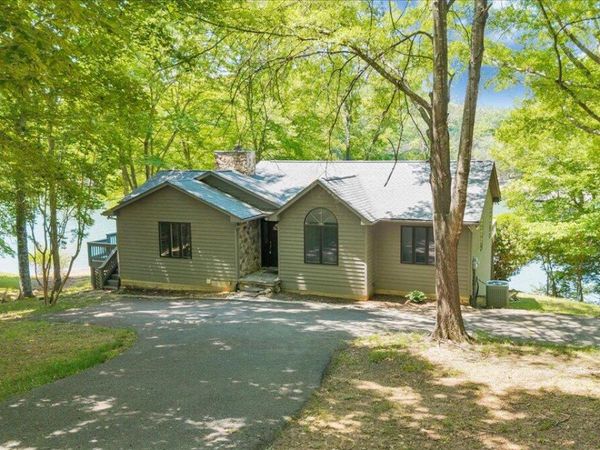 194 Kings WAY, Wirtz, VA 24184