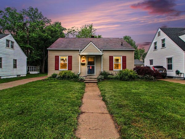 701 Auburn Street, Plymouth, MI 48170