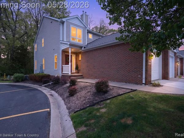 5551 Woodruff Shore Drive, Brighton Twp, MI 48116