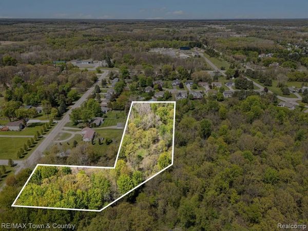 15127 Hogan Road , Fenton Twp, MI 48451