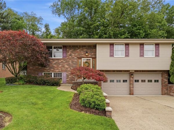 1409 Royal Park Blvd, South Park, PA 15129