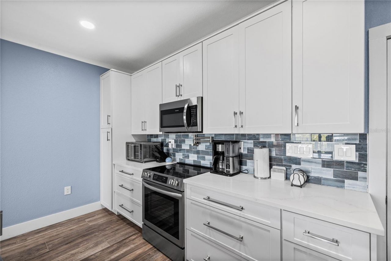 5000 Culbreath Key Way, Unit 9-216, Tampa, FL 33611 Photo