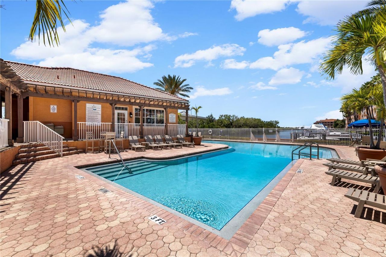 5000 Culbreath Key Way, Unit 9-216, Tampa, FL 33611 Photo