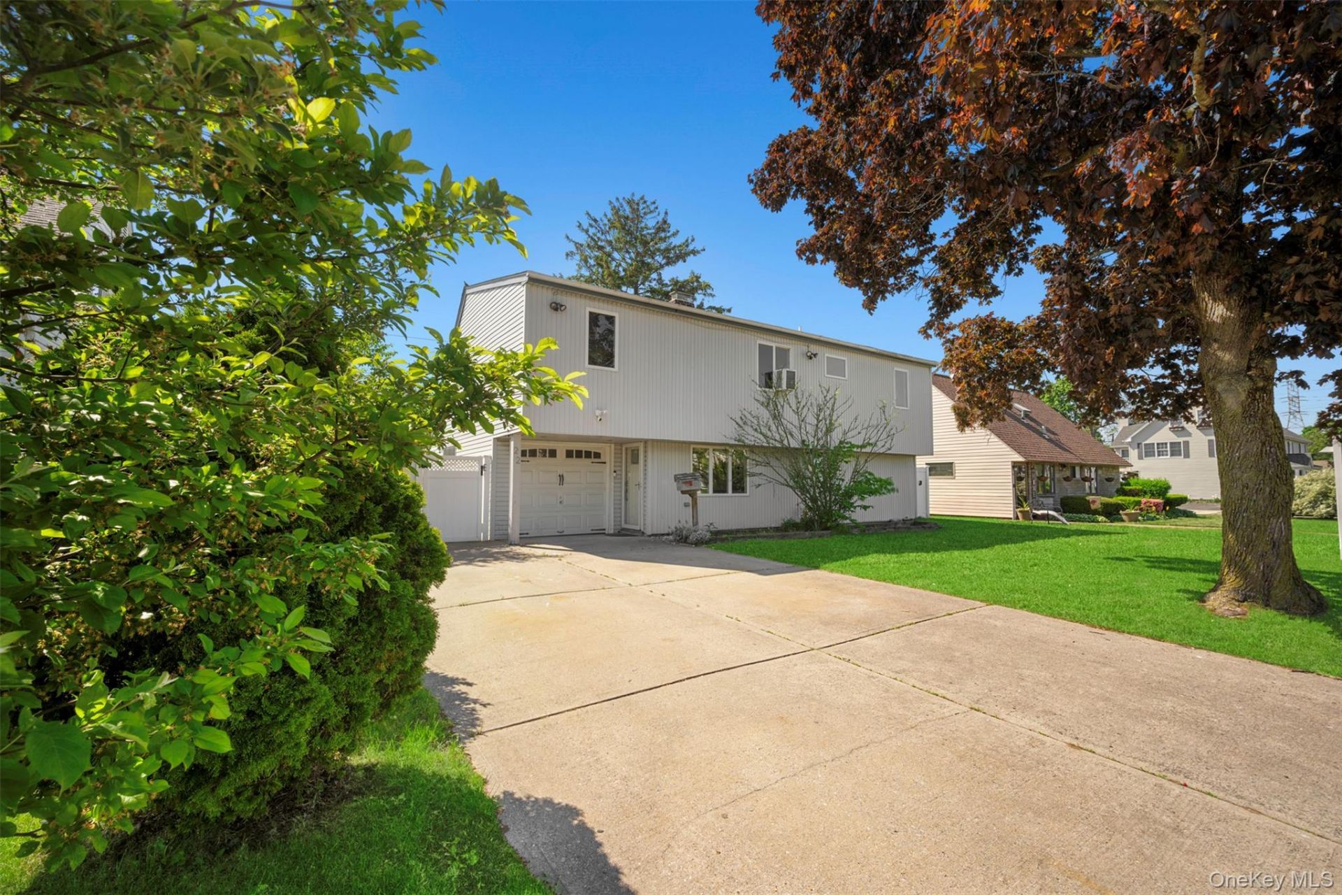 22 Lowland Road, Levittown, NY 11756 Main Photo