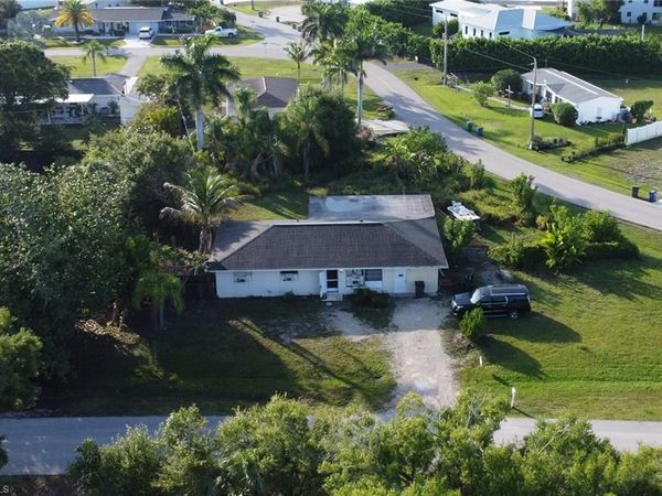 6701 Fiesta LN, FORT MYERS, FL 33919